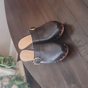 Veronica Beard Clogs